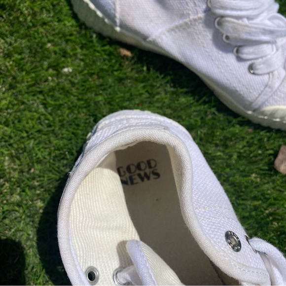 GOOD NEWS London high top white canvas sneakers UK 6 - Picture 3 of 4